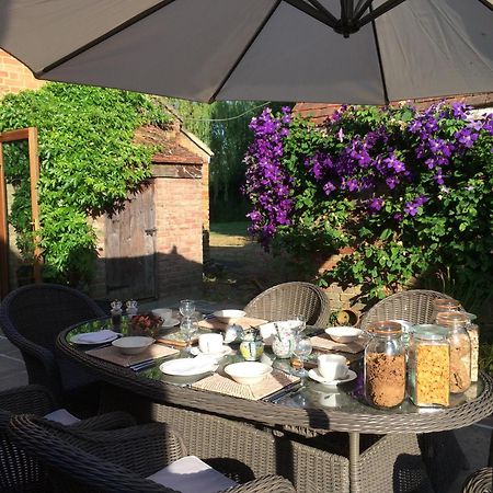 비세스터 Lime Trees Farm B&B 외부 사진